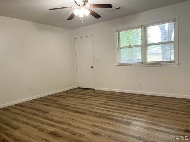 Primary bedroom — 120 Whitecliff Street Rolla Missouri real estate