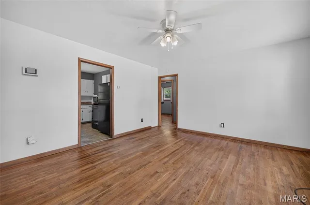 Primary bedroom — 207 Catalpa Lane Lebanon Missouri real estate