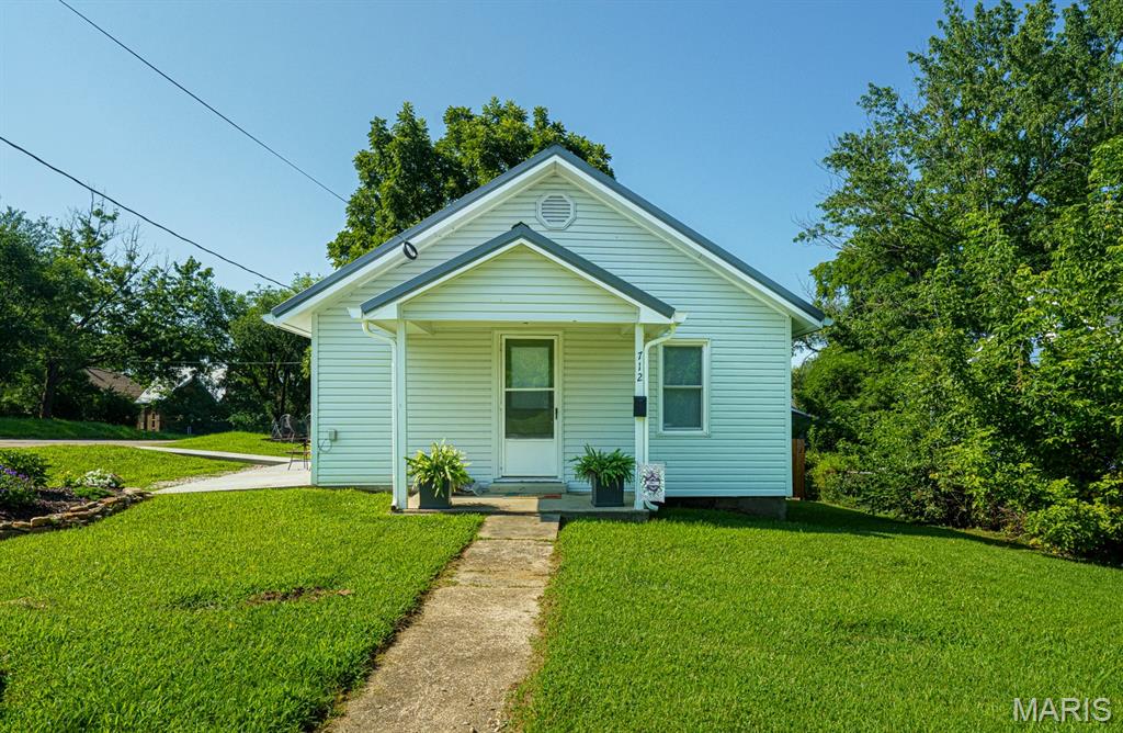 Front exterior — 712 E 11th Street Rolla Missouri real estate