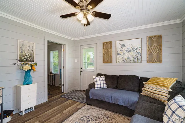 Primary bedroom — 712 E 11th Street Rolla Missouri real estate