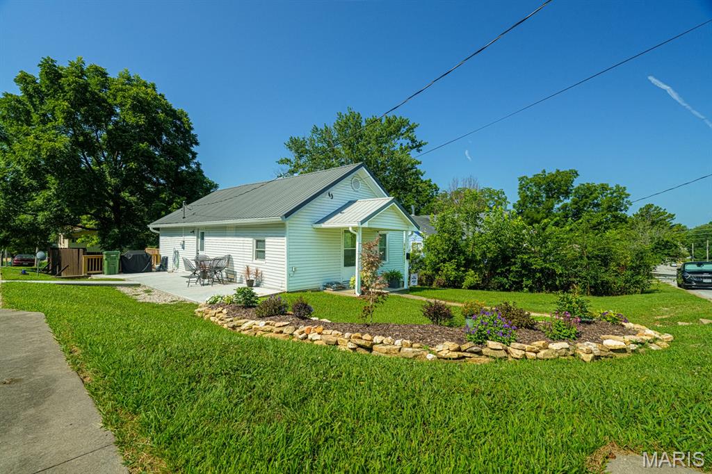 712 E 11th Street Rolla Missouri 2 bedroom 2 bathroom home for sale listed at $164,900