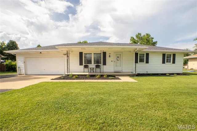 Front exterior — 237 Farmers Lane Lebanon Missouri real estate