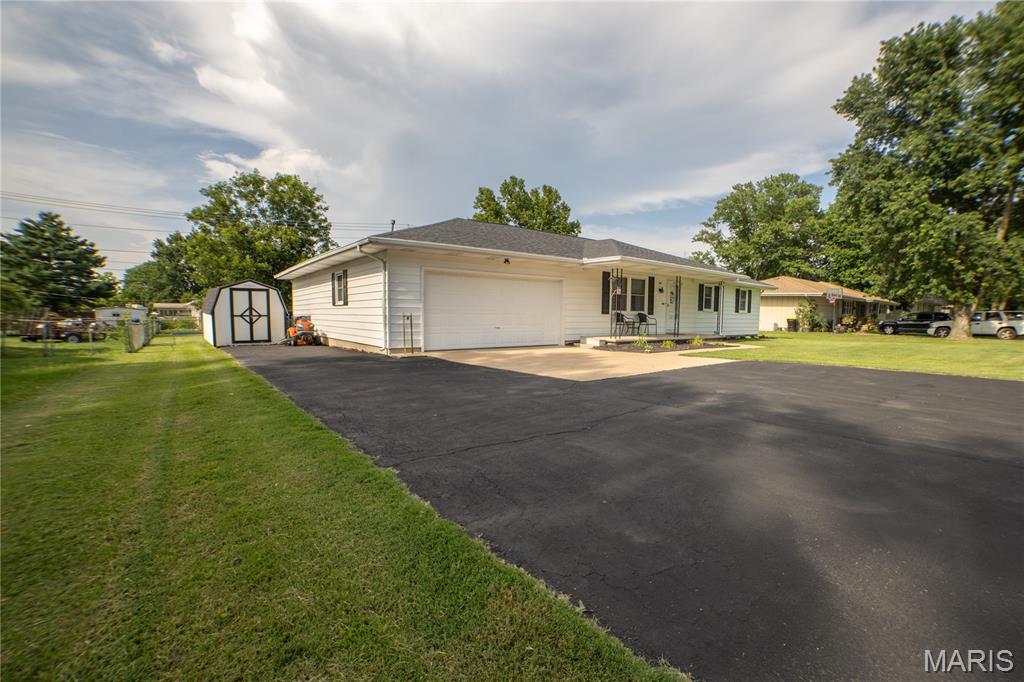 Kitchen — 237 Farmers Lane Lebanon Missouri real estate