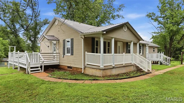 Front exterior — 18855 County Road 7300 Newburg Missouri real estate