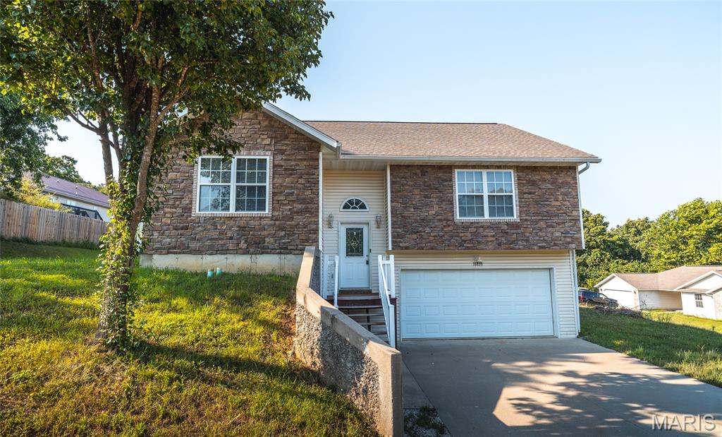 16838 Hoyt Lane St Robert Missouri 4 bedroom 3 bathroom home for sale listed at $265,000