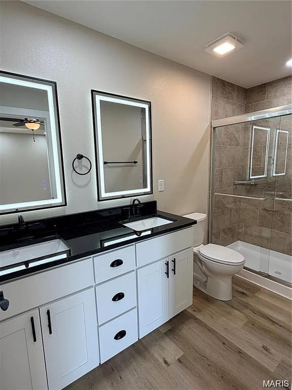 Primary bedroom — 24 Lot La Vista Drive Waynesville Missouri real estate