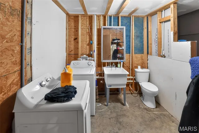 Primary bedroom — 20407 Thunder Ridge Road Eminence Missouri real estate
