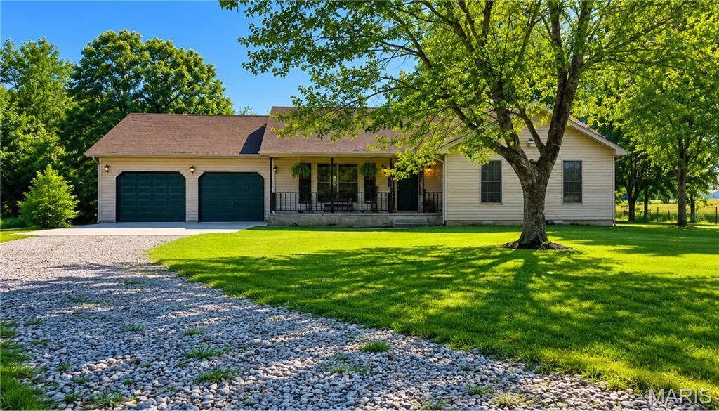 31050 Oak Ridge Drive Lebanon Missouri 3 bedroom 2 bathroom home for sale listed at $265,000