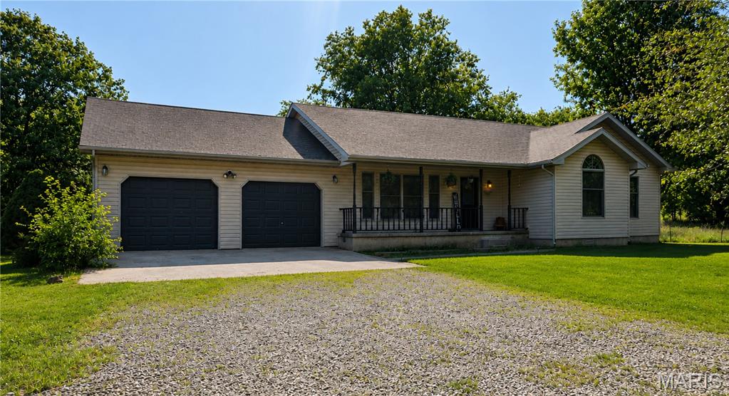 Front exterior — 31050 Oak Ridge Drive Lebanon Missouri real estate