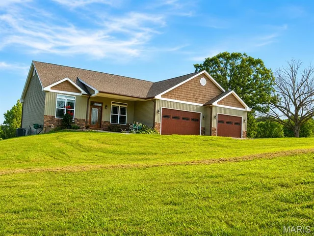 Front exterior — 6779 Elmont Road Sullivan Missouri real estate