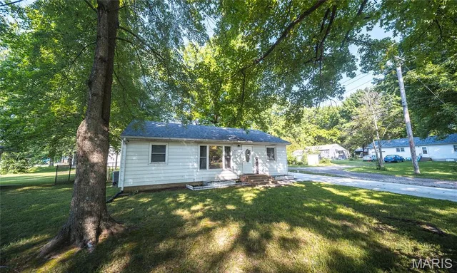 Front exterior — 309 N Jackson Street St James Missouri real estate