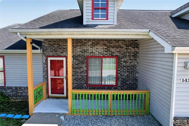 Front exterior — 142 Kale Court St Robert Missouri real estate