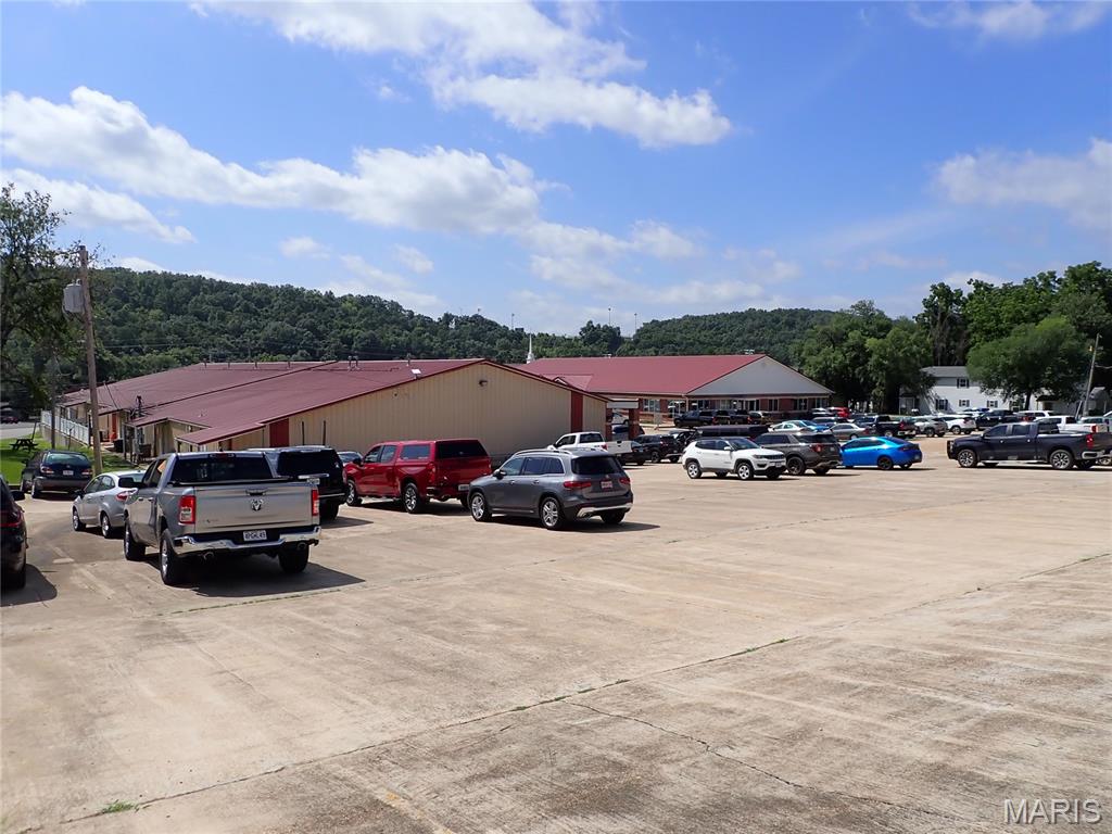 704 Historic 66 Waynesville Missouri home for sale listed at $2,700,000