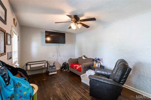 Primary bedroom — 29 Greenwood Drive Lebanon Missouri real estate