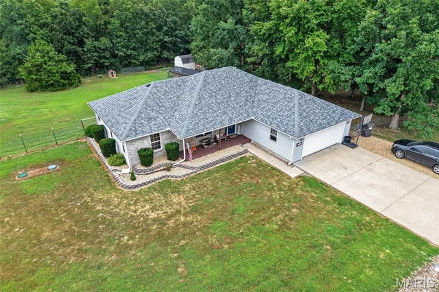 Front exterior — 21049 Larson Road Waynesville Missouri real estate
