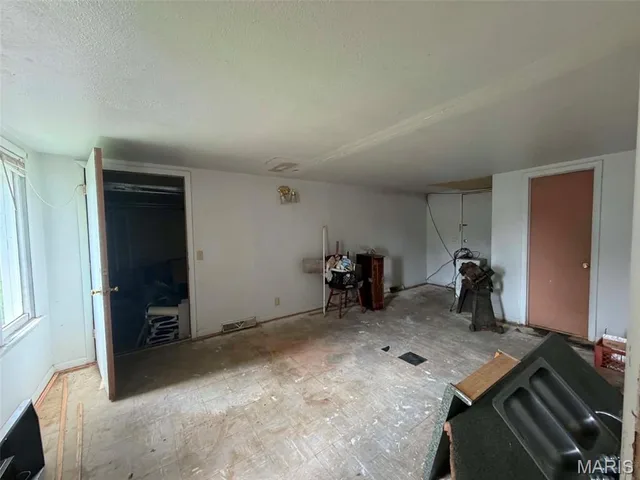 Primary bedroom — 800 Washington Waynesville Missouri real estate