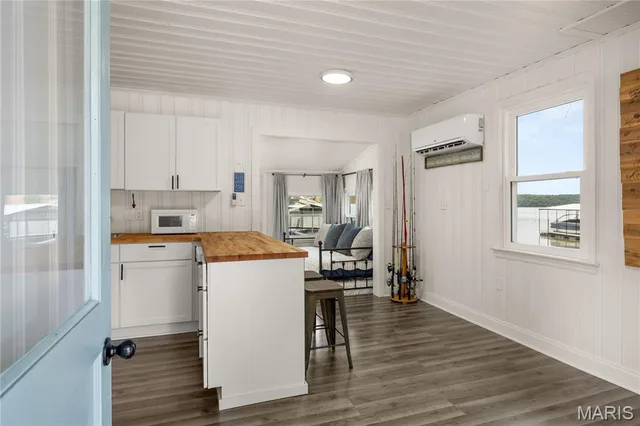 Primary bedroom — 37 Rub Jean Drive Sunrise Beach Missouri real estate