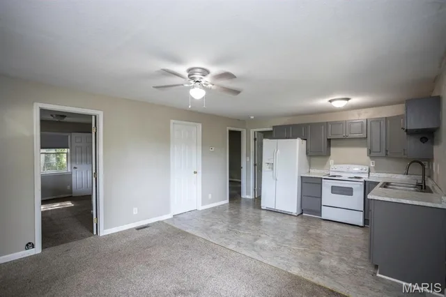Primary bedroom — 107 Bluff Circle Waynesville Missouri real estate
