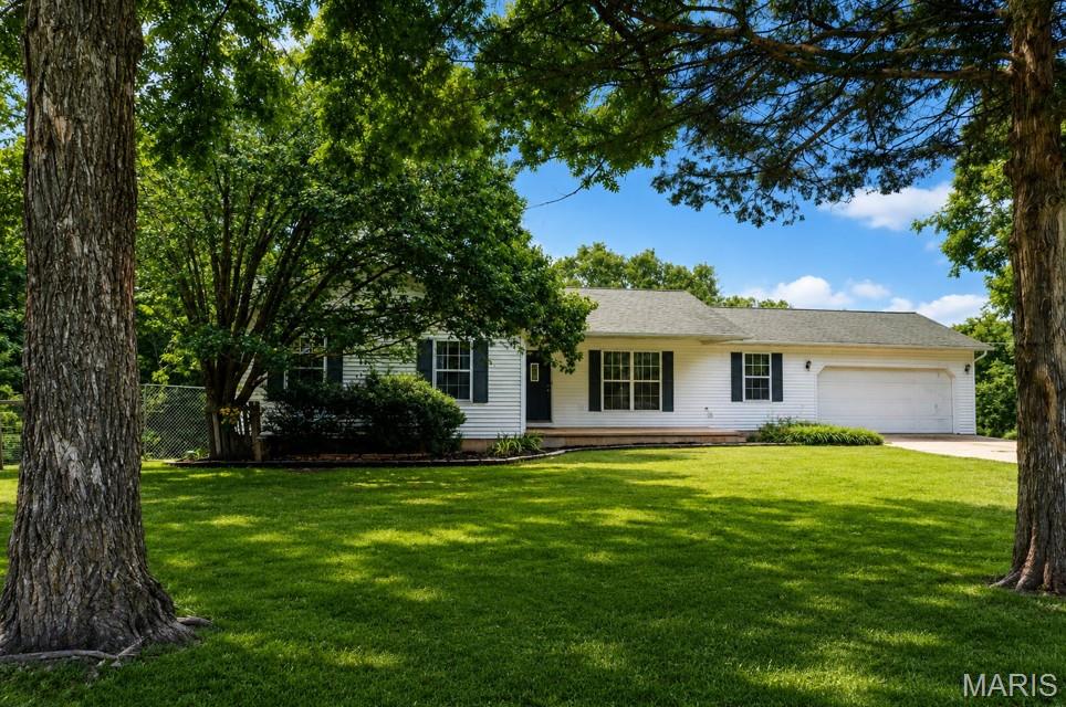 18780 Highway Y Dixon Missouri 5 bedroom 3 bathroom home for sale listed at $305,000