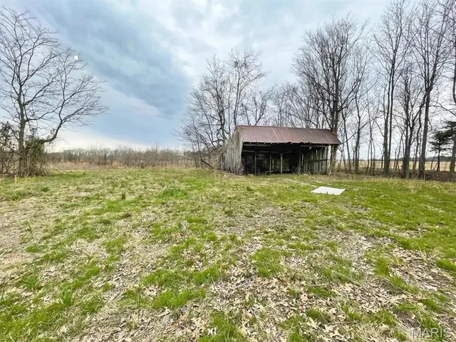 Living room — 0 State Highway 53 Campbell Missouri real estate