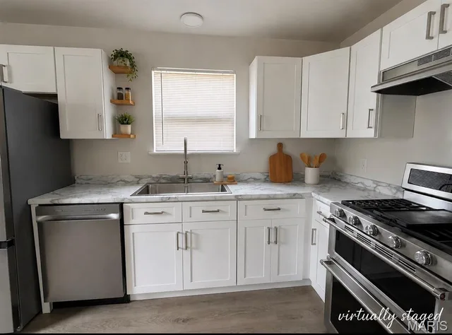 Kitchen — 433 W Eldon Street St James Missouri real estate