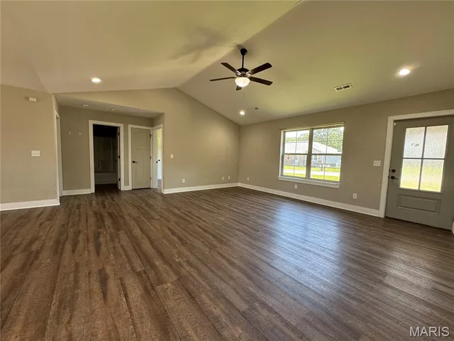 Living room — 152 Mesa Drive Waynesville Missouri real estate