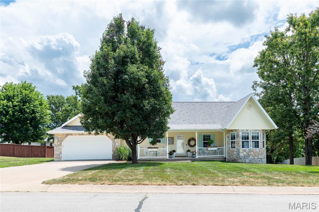 125 Mesa Drive Waynesville Missouri 3 bedroom 3 bathroom home for sale listed at $349,000