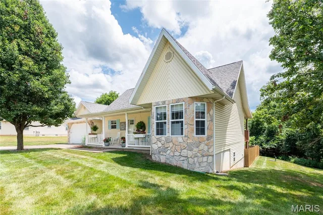 Kitchen — 125 Mesa Drive Waynesville Missouri real estate
