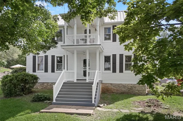 1415 Highway F, Defiance MO