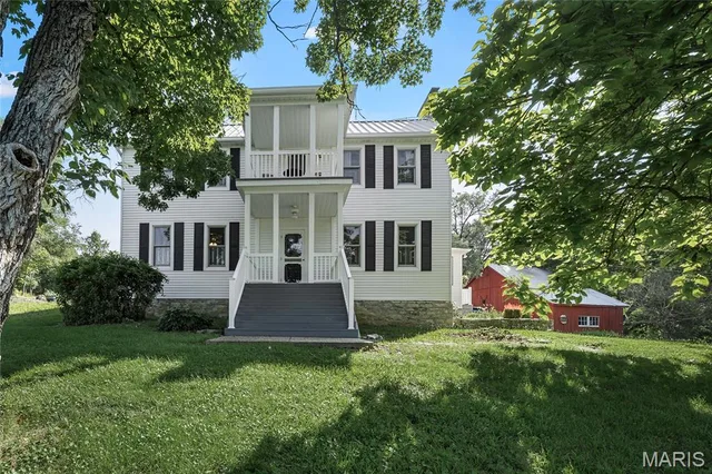 Front exterior — 1415 Highway F Defiance Missouri real estate