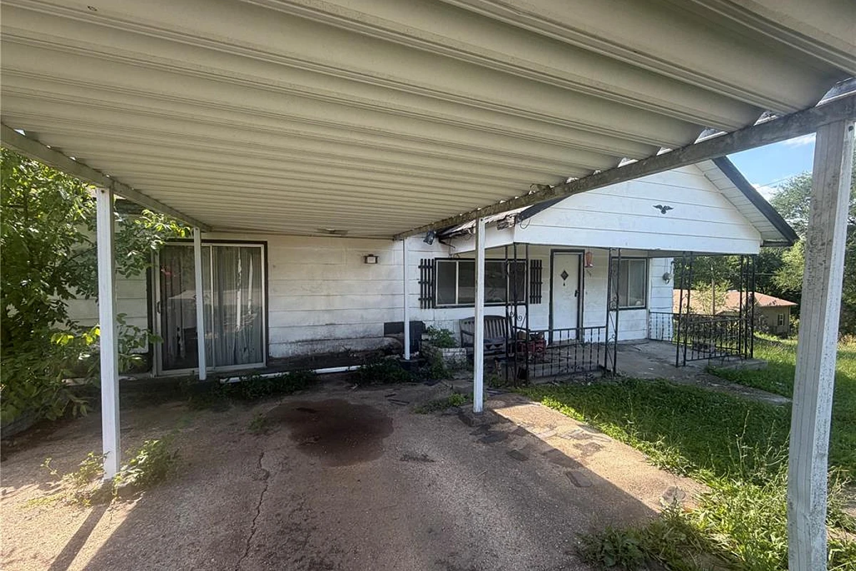 115 Center Street Crocker Missouri 2 bedroom 2 bathroom home for sale listed at $19,900