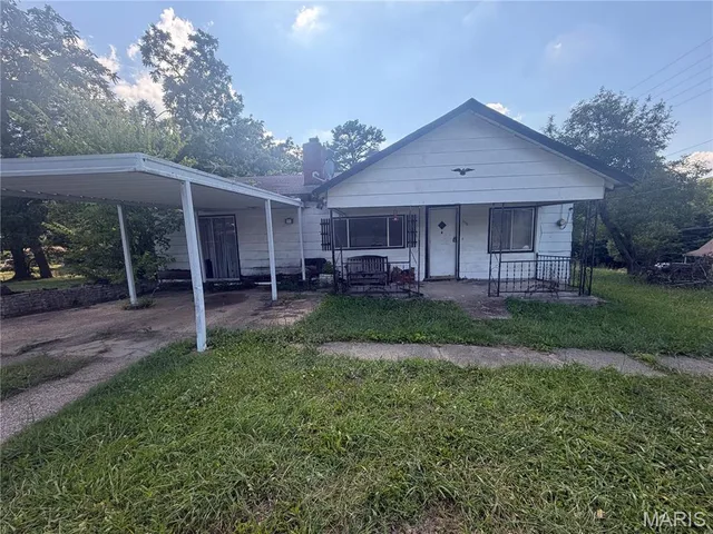Front exterior — 115 Center Street Crocker Missouri real estate