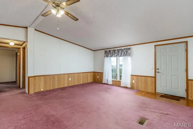 Primary bedroom — 13180 HWY NN Eldridge Missouri real estate