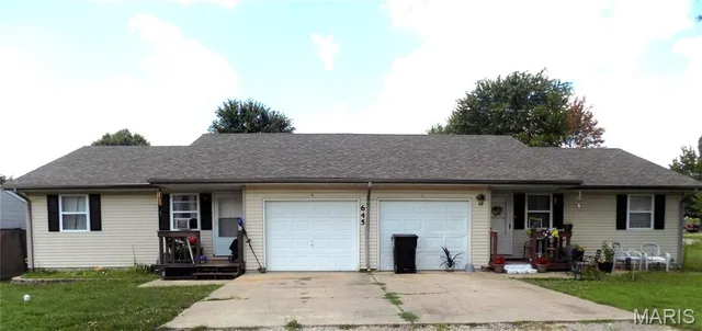 645 Springfield Road, St James MO