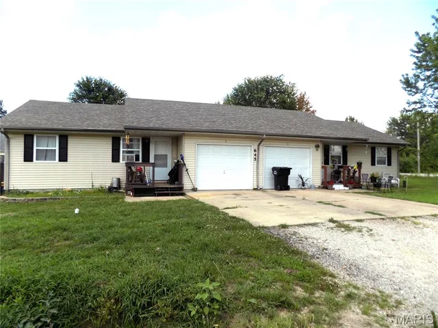 Front exterior — 645 N Springfield Road St James Missouri real estate