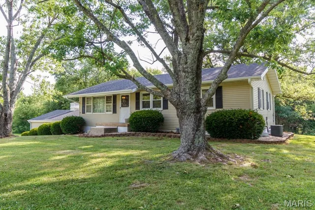 Front exterior — 30261 Orchard Drive Lebanon Missouri real estate