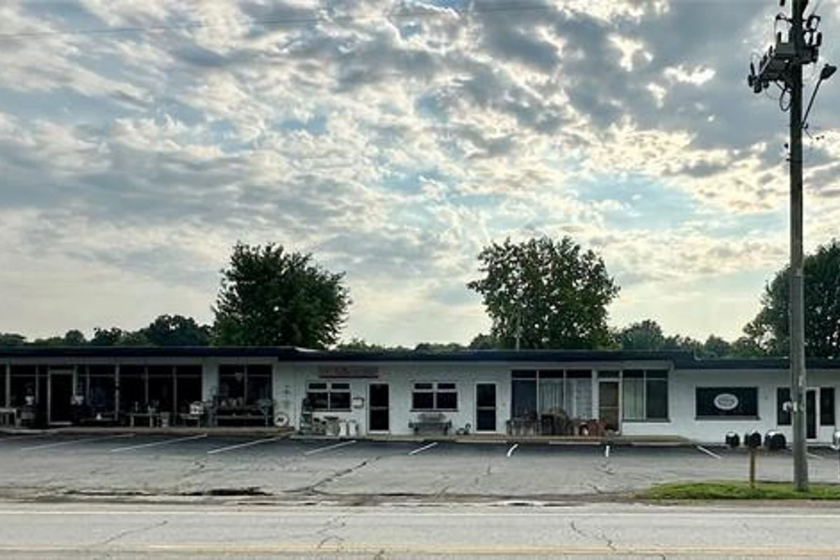 303 Highway 63 Vienna Missouri home for sale listed at $1,300,000