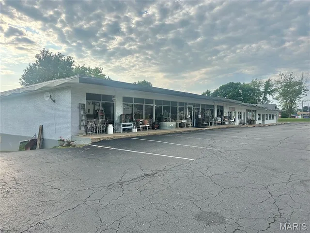 Front exterior — 303 Highway 63 Vienna Missouri real estate