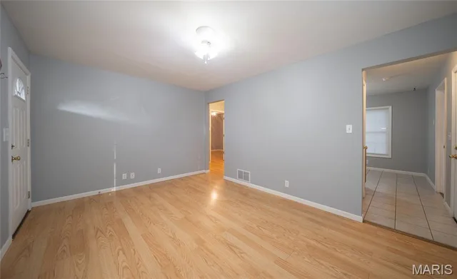 Living room — 906 E 6th Street Rolla Missouri real estate
