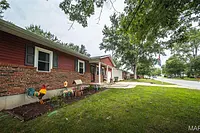 Primary bedroom — 206 Brookridge Drive Rolla Missouri real estate