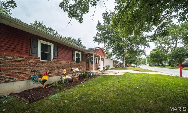 Primary bedroom — 206 Brookridge Drive Rolla Missouri real estate
