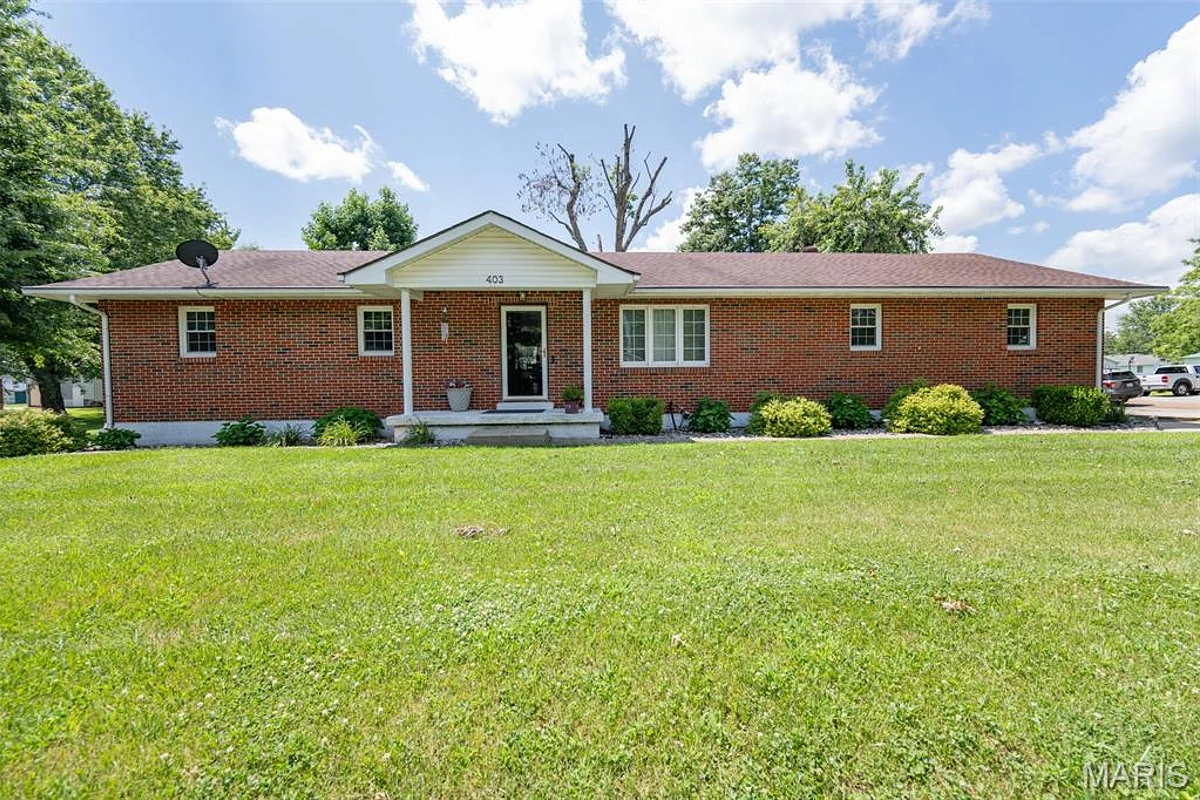 403 W 4th Street Belle Missouri 3 bedroom 3 bathroom home for sale listed at $235,000