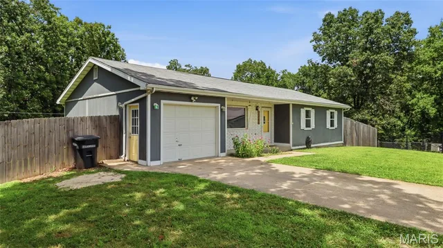 Front exterior — 20599 Snicker Court Waynesville Missouri real estate