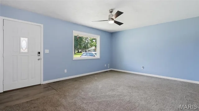 Living room — 20599 Snicker Court Waynesville Missouri real estate