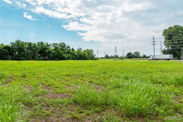Front exterior — 18357 Chesterfield Airport Road Chesterfield Missouri real estate