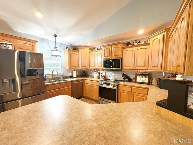 Kitchen — 23198 Rhema Lane Waynesville Missouri real estate