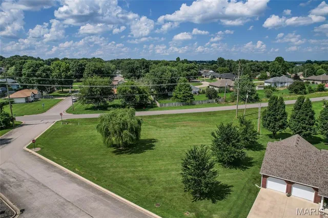 Front exterior — TBD Quail Valley Circle Lebanon Missouri real estate