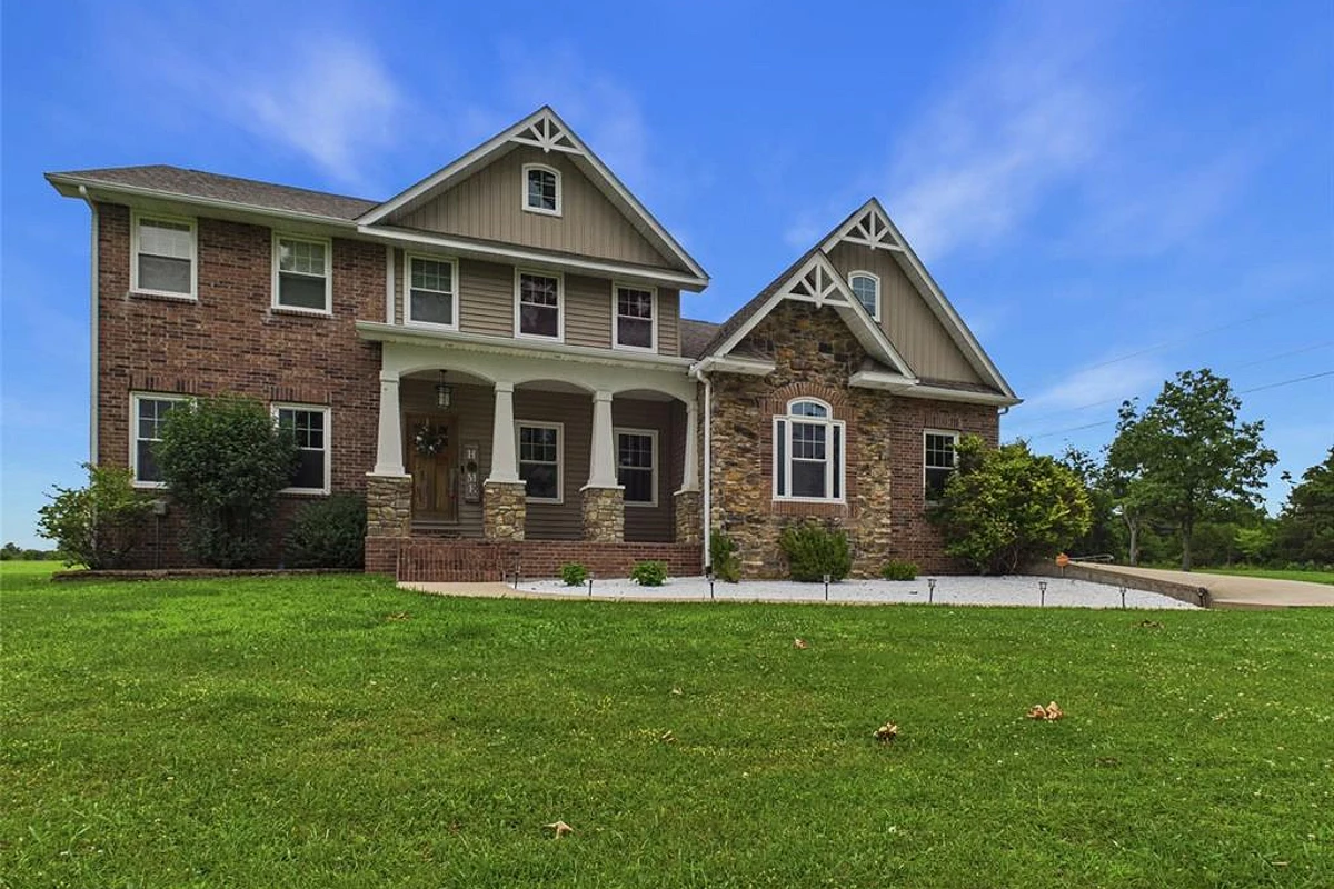 145 Highway 133 Crocker Missouri 4 bedroom 5 bathroom home for sale listed at $569,000