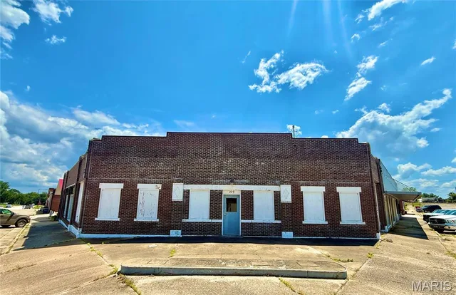 Front exterior — 107 W Camden Avenue Richland Missouri real estate