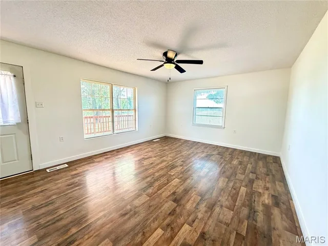 Living room — 5301 Highway B Salem Missouri real estate